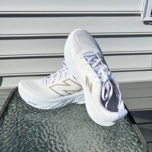 New Balance, white, women's running shoe, size 9 US